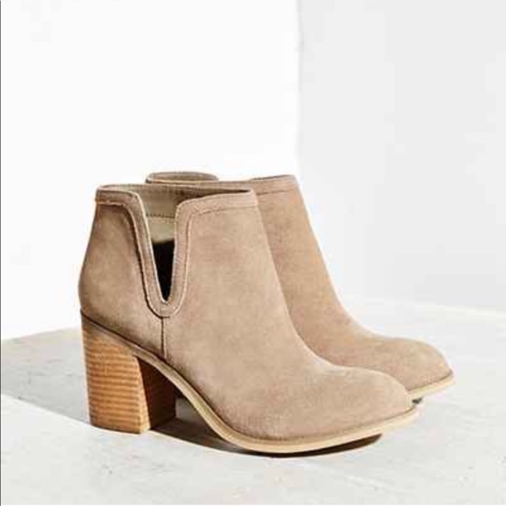 DOLCE VITA | Cow Suede Booties